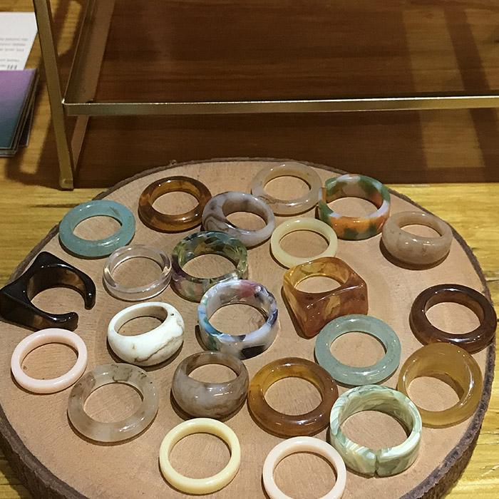 Gambar Cincin Resin Casual untuk Wanita dari Tanda Rasa Studio undefined Tokopedia