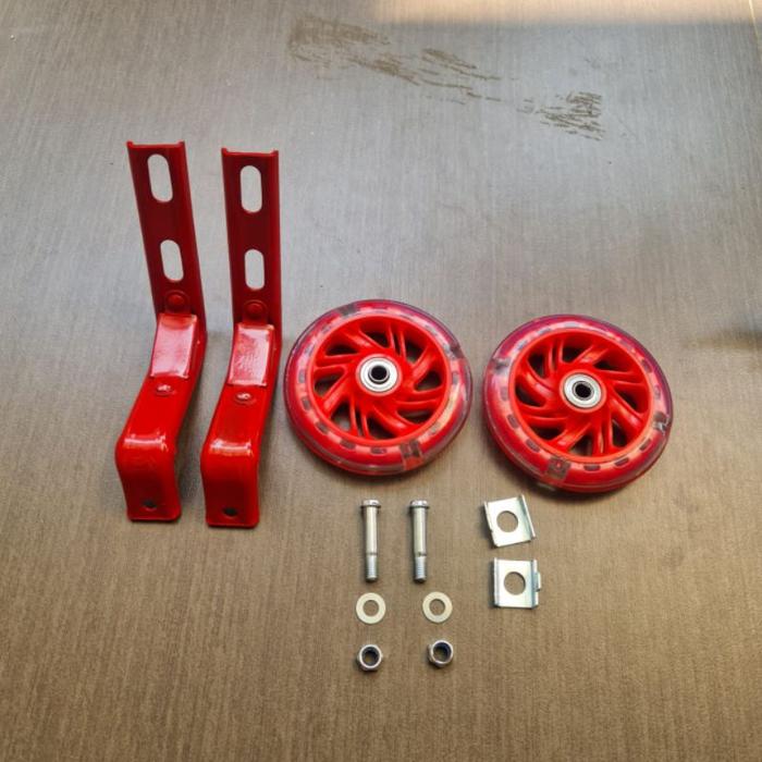 Gambar Roda Bantu Sepeda Anak 12 dan 16 Inc Ada Lampu ny Jika Di Putar - Merah dari Newcahaya Bike undefined Tokopedia