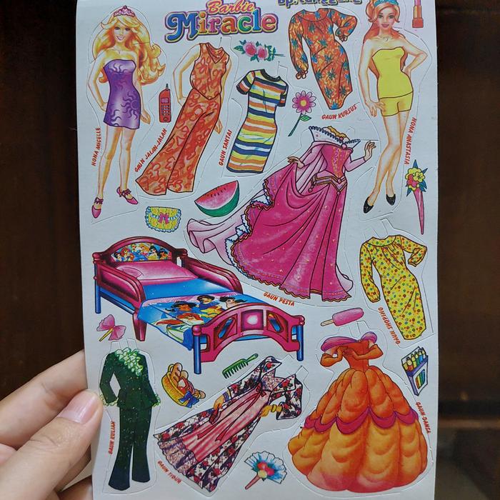 Gambar 1 LEMBAR BONGKAR PASANG BONEKA KERTAS/ DRESS UP BAJU BONEKA TANGGUNG - BARBIE MIRACLE dari Kado misteri undefined Tokopedia