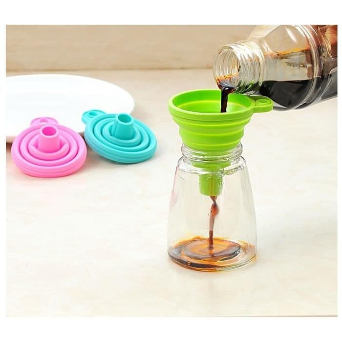 Gambar Corong Silikon Lipat Serbaguna Minyak Air Portable Dapur Silicone Mini - Random dari Sejati Official Store undefined Tokopedia