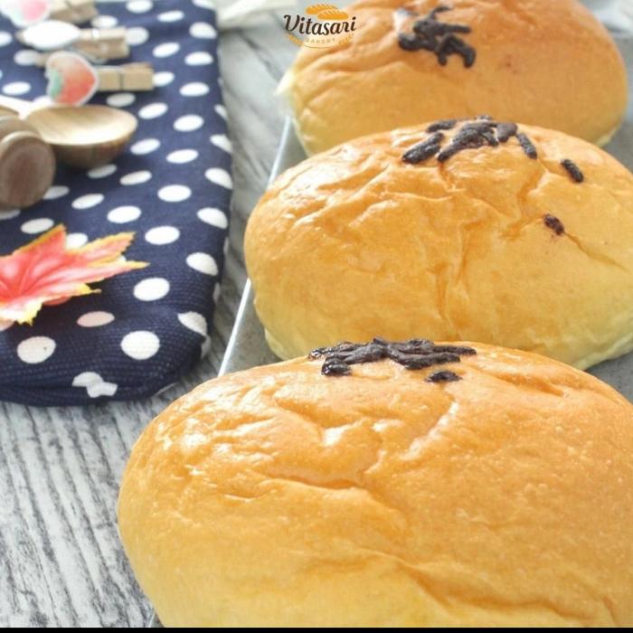 Gambar aneka roti manis dan asin vitasari bakery - roti coklat - roti pisang - Coklat dari Partyshop17 undefined Tokopedia