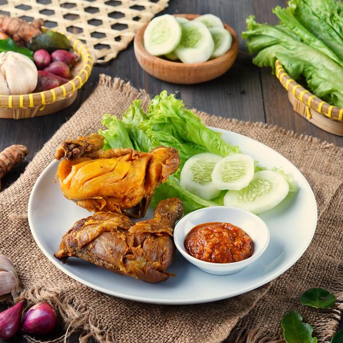 Gambar Ayam ungkep bumbu kuning goreng, frozen food,ready to cook free sambal dari Nyemill &amp; EMZ Shop undefined Tokopedia