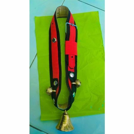 Gambar KALUNG PLUS LONCENG BUAT SAPI / KERBAU / LEMBU DAN KAMBING / DOMBA - Hitam+Merah 3L, S dari SEMA ID undefined Tokopedia