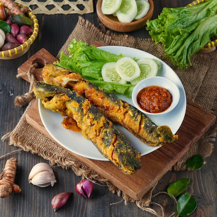 Lele goreng crispy garing bumbu kuning frozen free sambal & tepung - Lele goreng di Nyemill & Emz Shop | Tokopedia