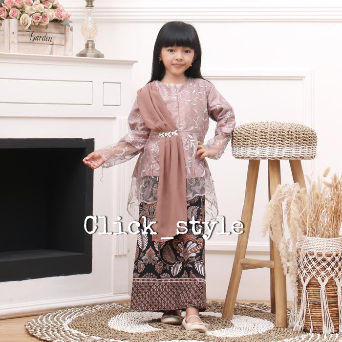 Gambar baju brokat anak umur 6-9 tahun kebaya anak perempuan pakaian pesta - nude, 8-9 tahun dari DJAYENGRONO undefined Tokopedia