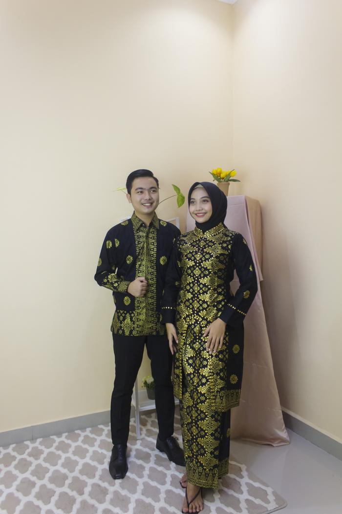 Gambar Baju Batik Songket Palembang Motif Cantik Manis Hitam ( Bisa Couple ) - Couple dari Songket PaSH Official Store undefined Tokopedia