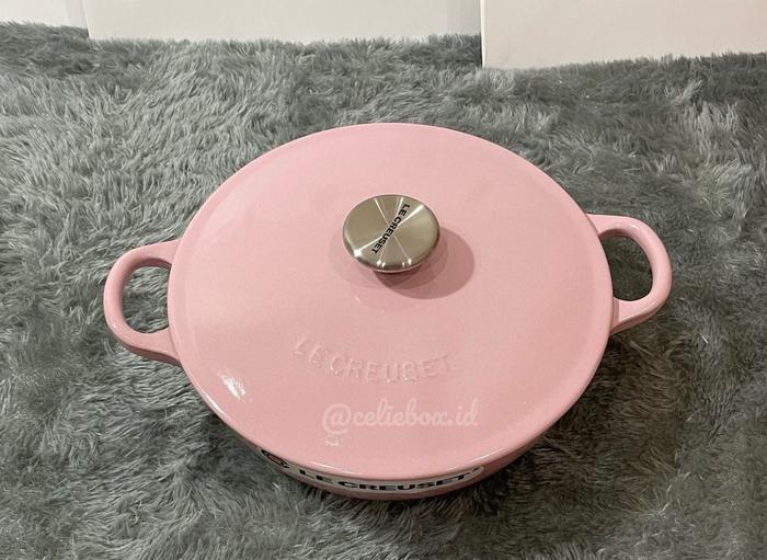 Gambar Le creuset original MARMITE / SOUP POT 22cm 2.6L (banyak warna) - ChiffonPink dari Celiebox undefined Tokopedia