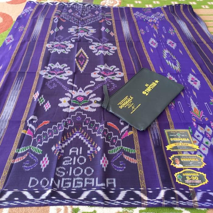 Gambar sarung donggala s100 full sutra istimewa - Ungu dari @nggunfashion95 undefined Tokopedia
