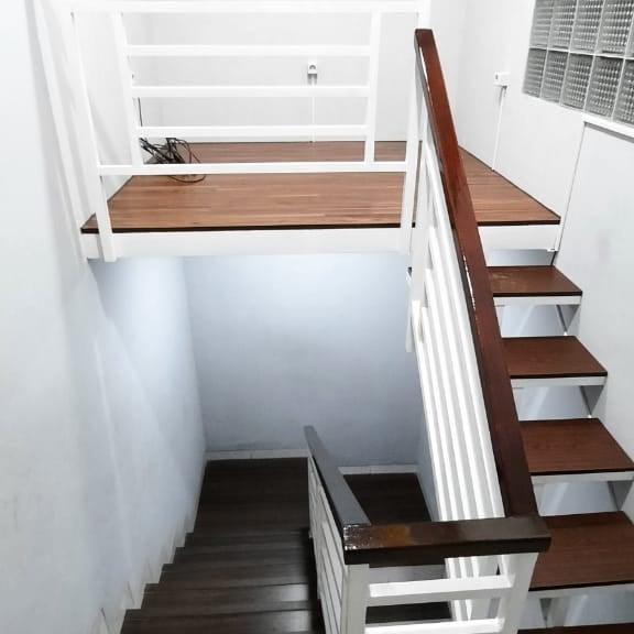 Gambar mezzanine lantai kayu rangka besi hollow dari vinadekor undefined Tokopedia
