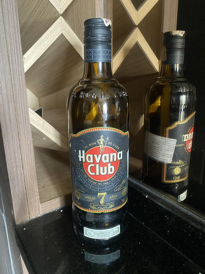 Gambar Botol vodka / smirnoff / liquor kosong / botol pajangan - HavanaCLub7Anos dari JulieBanderas undefined Tokopedia