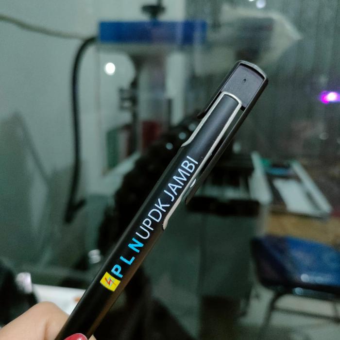 Gambar pulpen/pulpen promosi/sablon pulpen/bolpoin/pulpen costum/pulpen logo - Full colour dari pusat warna undefined Tokopedia