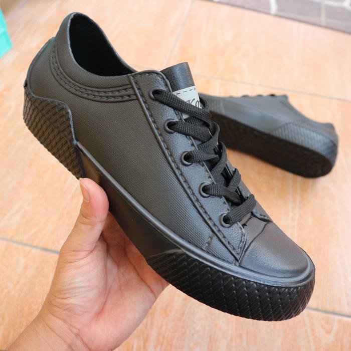 Gambar sepatu karet full hitam - 38 dari KUYINDSHOP undefined Tokopedia
