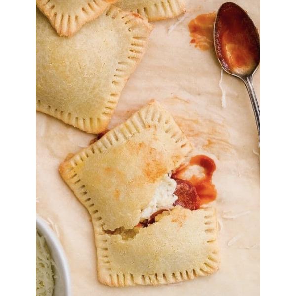 Gambar Chicken Pizza Pie / Pai Ayam Sosis Tomat dari Mr. Frozen undefined Tokopedia