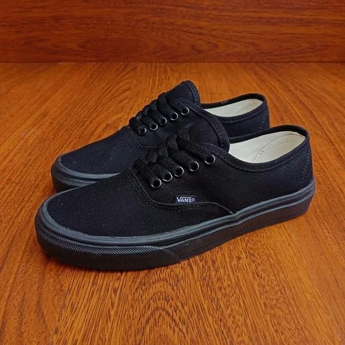 Sepatu Vans Authentic Otentik Hitam Full Black Sneakers Pria Wanita  Hitam, 41 di Toko Sepatu Vans Original Tokopedia