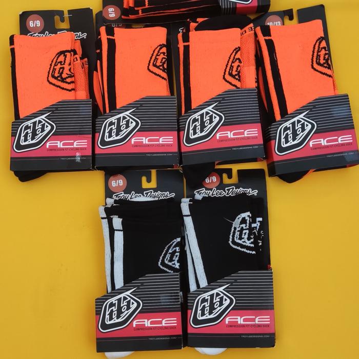 Gambar Kaos kaki TLD original isi 2 pasang dari Arroya Store 21 undefined Tokopedia
