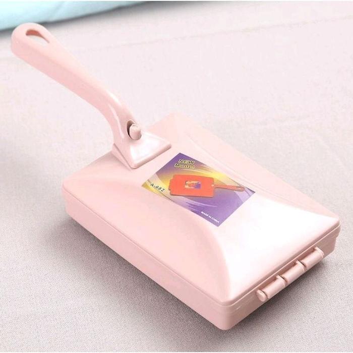 Gambar Alat Sikat Pembersih Karpet Sofa Kasur Bulu Kucing Kotoran Debu Ajaib - Merah Muda dari KLFShope undefined Tokopedia