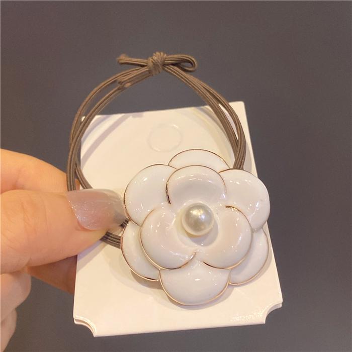 Gambar Karet Rambut Bunga Putih - Karet Rambut Korea - Aksesoris Rambut - 1pcs BungaPutih dari Pomma undefined Tokopedia