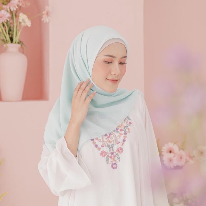 Gambar Bella Square New Warna Part 3 / Hijab Bella Square - baby mint dari Musleem Hijab undefined Tokopedia