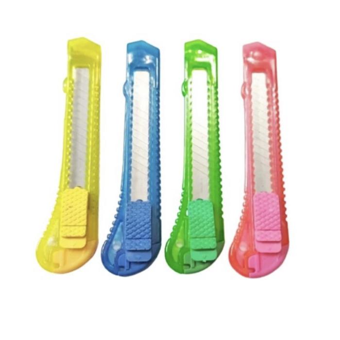 Gambar CUTTER BESAR- KECIL PLASTIK WARNA BENING TRANSPARAN - BESAR - BESAR dari CLASSIC STATIONERY undefined Tokopedia