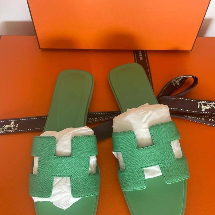 Gambar tas original branded bekas / Good Deal BNIB Oran Sandal & Vert Pomm dari tw88originalbranded undefined Tokopedia