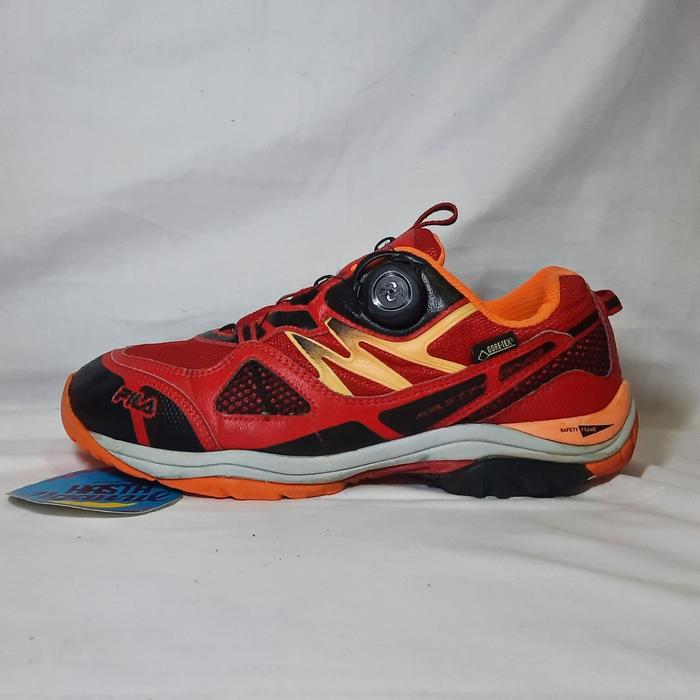 Gambar Sepatu Outdoor Trail Running FILA sz 40-42 Gunung Olahraga Lari UL 2nd - FILA 40 merah dari Hastawala undefined Tokopedia