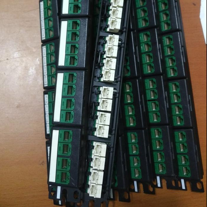 Gambar PATCH PANEL PANDUIT CAT6 24 PORT dari Cahaya Telephone undefined Tokopedia