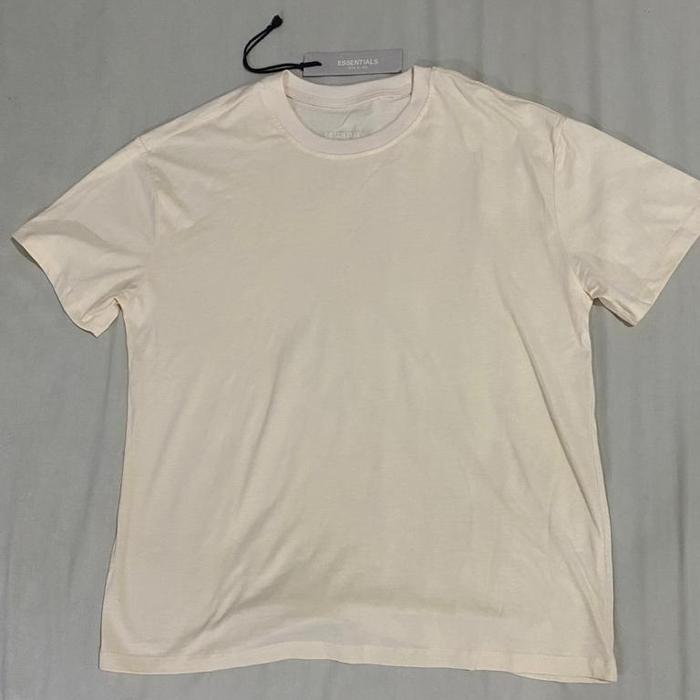 Gambar Tshirt Essential FOG tee dari jayabro undefined Tokopedia