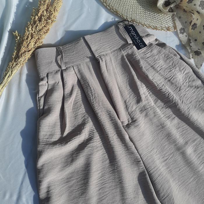 Gambar MANIKO - Celana Wanita Kulot Crinkle - Highwaist Lucy Pants - Beige dari Maniko.co Official undefined Tokopedia
