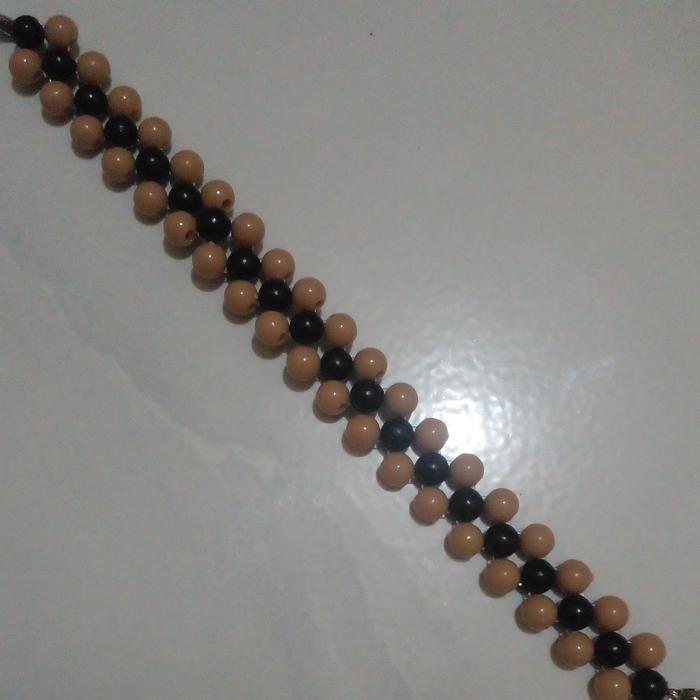 Gambar konektor masker hijab mutiara kristal ceko 2in1 - coklat hitam dari Noonie Shop undefined Tokopedia