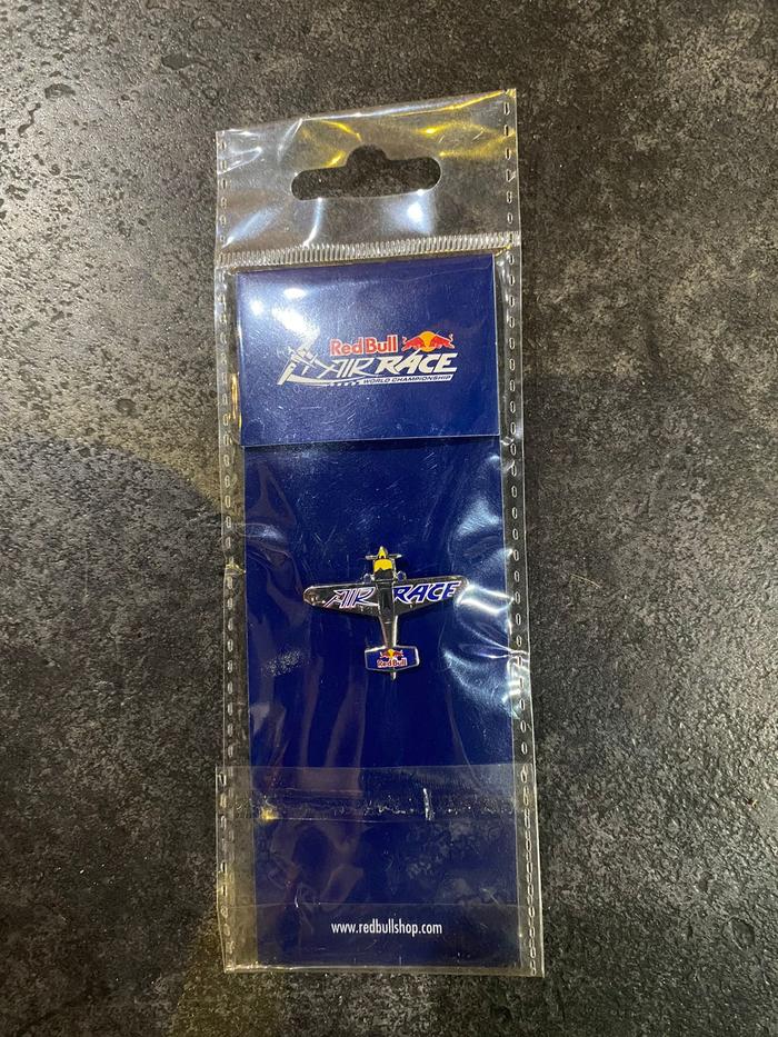 Gambar Redbull Air Race Accessories - plane pin dari kimkom store undefined Tokopedia