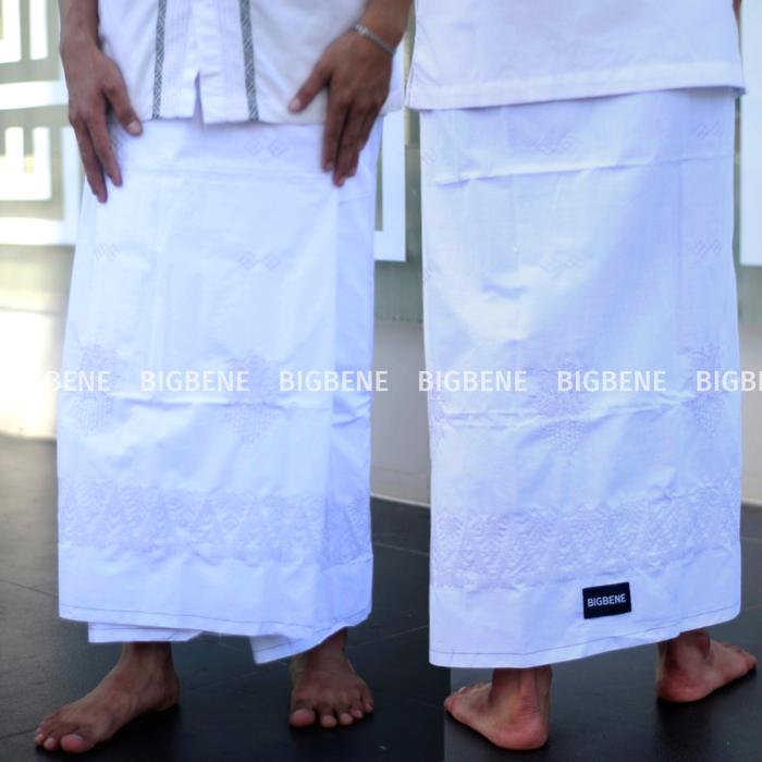 Gambar Kain Sarung Pria Sholat Motif Bordir Cowok Laki Laki Dewasa Santri S8 - Putih dari elsamawa undefined Tokopedia