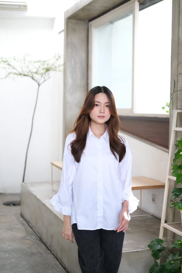 Gambar Kemeja Wanita Panjang Casual Blouse Kameja Baju Fashion Korea Style - White dari D&#39;Mosca undefined Tokopedia