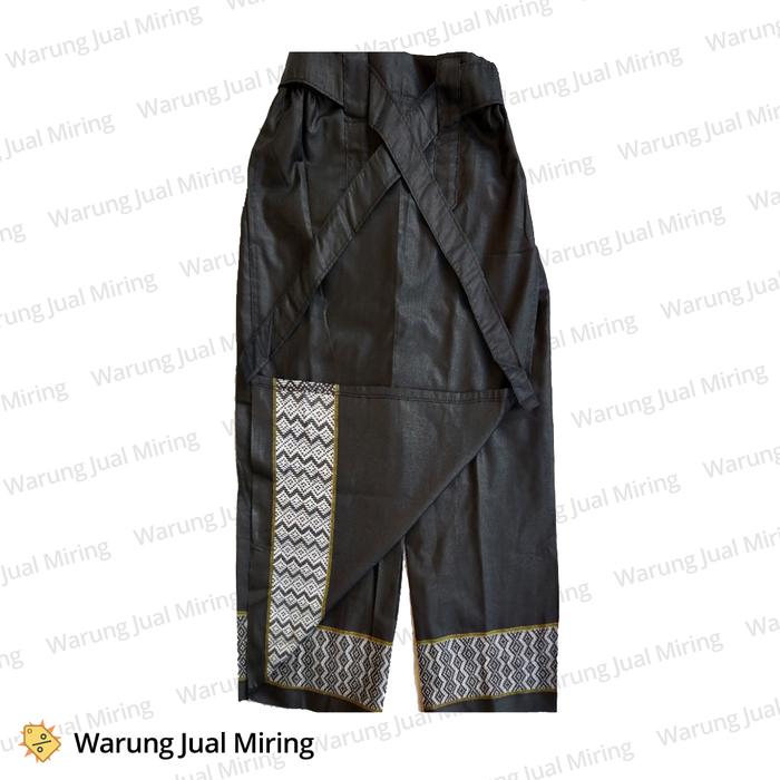 Gambar Sarung Celana Instan Remaja Dewasa - Sarcel Celsar Cesar Celarung Instant Pria Laki Muslim Cowo Cowok Polos Warna Motif Islam Sholat Shalat Solat Salat Jumbo Panjang Karet Pinggang Murah Adem Tebal Awet Kantong Hitam Abu Coklat Biru Merah Motif Kotak - Hitam, M dari sultan & sultanah undefined Tokopedia