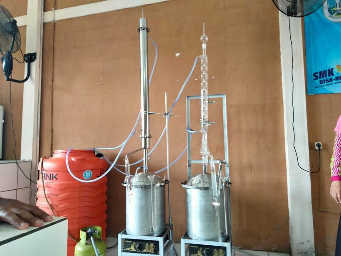 Gambar Mesin Destilasi Minyak Atsiri (Essential Oil Distillation Technology) - Stainlees Steel, Kondensor Kaca dari Wignja Essential Oil undefined Tokopedia