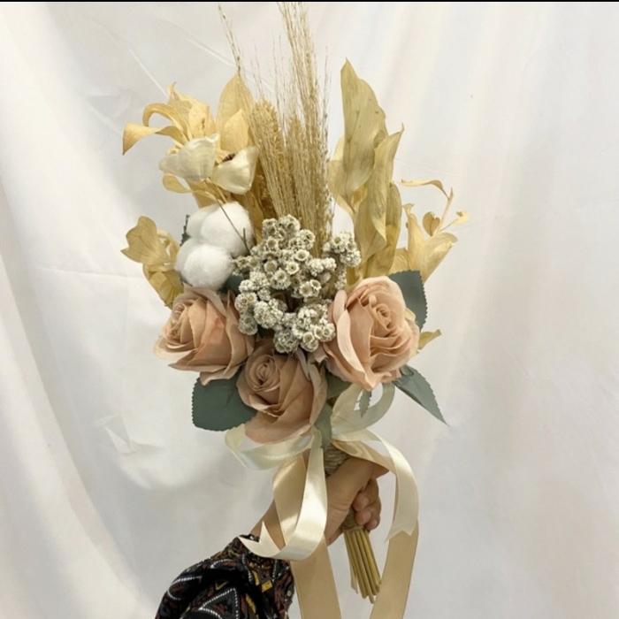 Gambar Buket bunga rustic Hand bouquet dried flower edelweis premium mewah - Rose gold dari Dekorazzi undefined Tokopedia