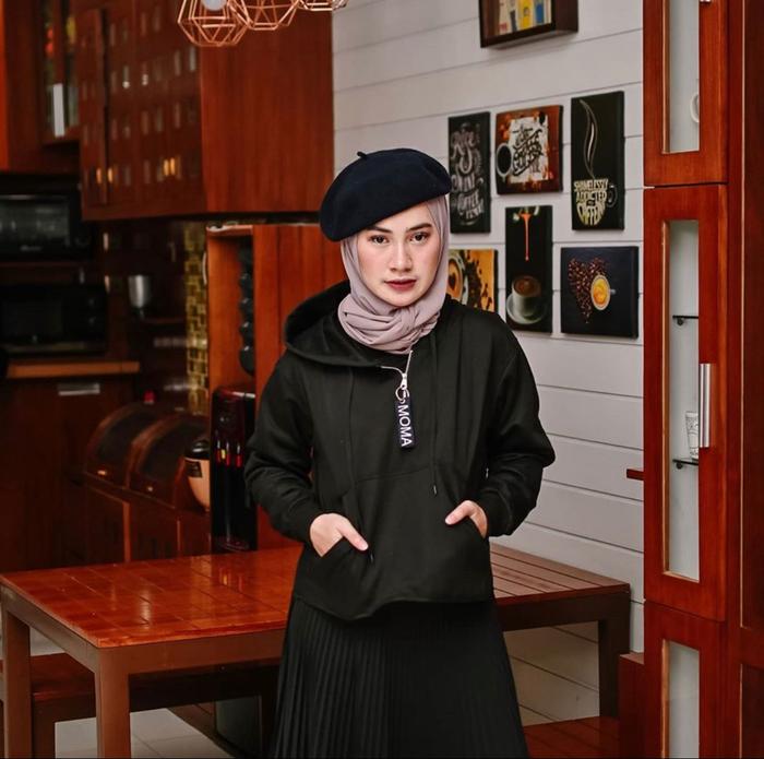 Gambar MOMA Sweater Hoodie Wanita Bahan FLEECE TEBAL Kampung Sweater - Hitam, L dari Kampung Sweater undefined Tokopedia