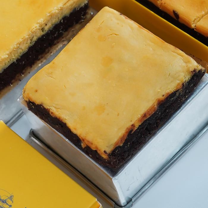 Gambar BRO-CHEESE / FUDGY BROWNIE CHEESECAKE BY @DIZZY.FUDGY (Mohon baca desk - 11x11 dari Dizzy Miss Fudgy undefined Tokopedia