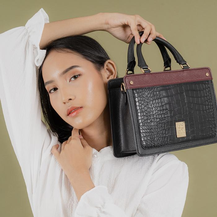 Gambar Tas Travel Les Catino New York Chelsea Satchel Crc Emb - Black dari Les Catino undefined Tokopedia