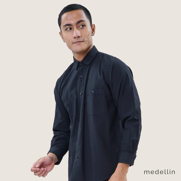 Gambar MEDELLIN Kemeja Pria Lengan Panjang Polos 101219 HITAM - Hitam, S dari Medellin Store undefined Tokopedia