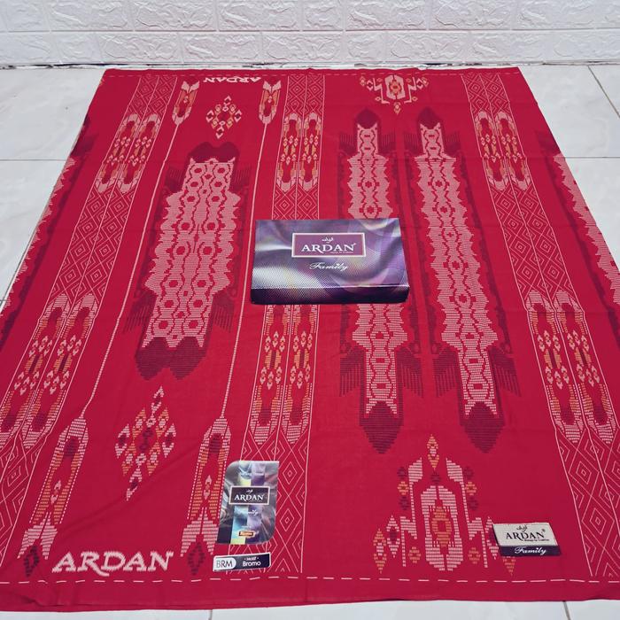 Gambar Sarung Ardan Family Motif Bromo Gold - Merah dari KangSarung13 undefined Tokopedia