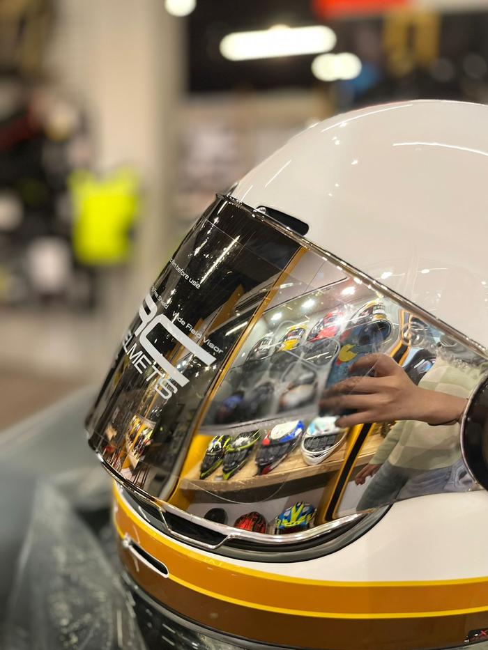 Gambar VISOR TORC T1 FLAT , BUBBLE | ORIGINAL TORC - silver chrome dari GARAGE 57 undefined Tokopedia