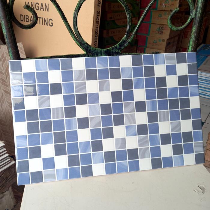 Gambar KERAMIK DINDING KAMAR MANDI 25X40 CIRCLE BLUE-BIRU POLKADOT dari MURAH MERIAH SANGAT undefined Tokopedia