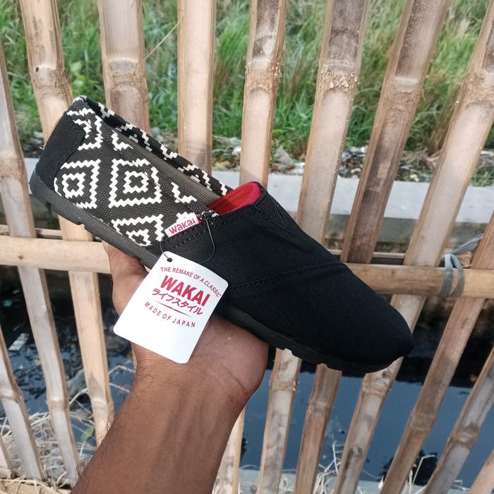 Gambar sepatu wakai hitam piksel - hitam piksel, 44 dari Dior470 undefined Tokopedia