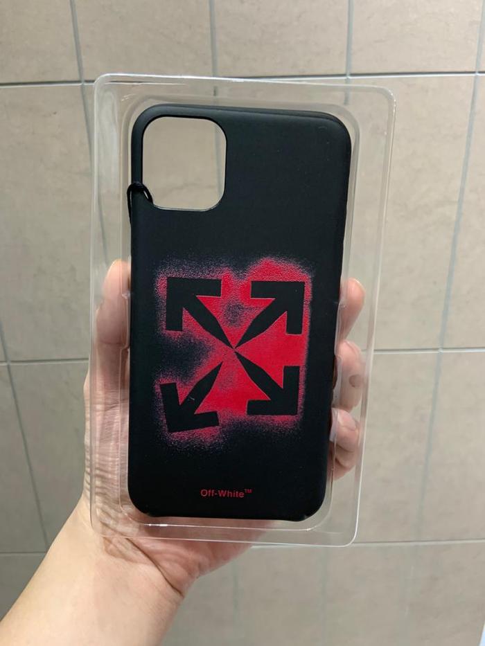 Gambar Off-White Iphone 11, 11 & 12 Pro Max Cover Case - IP11 HAND dari HYPEBEASTUFF ID undefined 5 Tokopedia