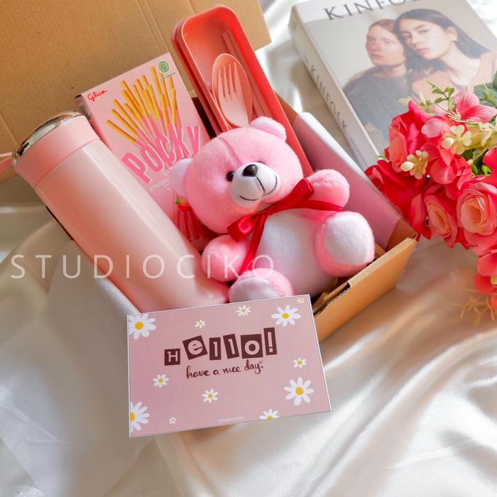 Gambar Kado Ulang Tahun Wanita Hadiah Wisuda Hampers Cewek Gift Box Birthday - Bonbon-Pink dari studiociko undefined Tokopedia