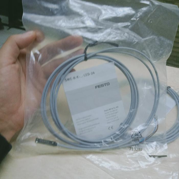 FESTO 175404 Interruttore di prossimità per dadi a T SME 8 K5 LED 24