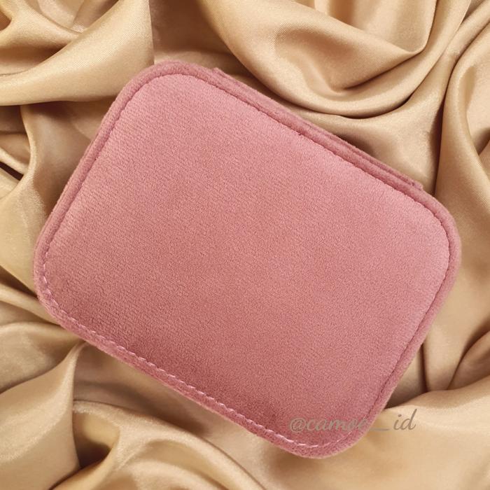 Gambar CAMOE - Velvet Box Jewelry Organizer Travel Storage kotak perhiasan - Mauve / Cream dari Camoe.id undefined Tokopedia