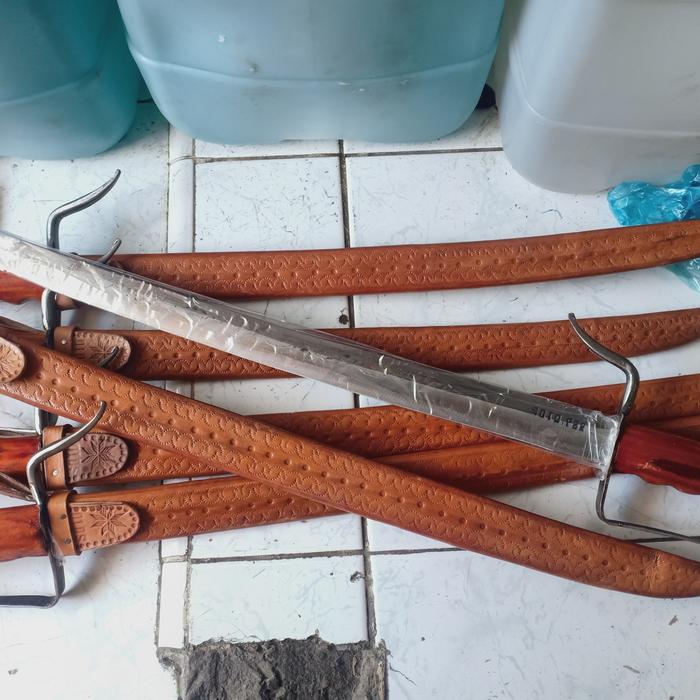 Gambar PARANG panjang 58 cm BAHAN BAJA PER ASLI Cocok untuk kebun atau kurban Terbuat dari baja murni Diproduksi dengan mesin modern Anti rompal Dilengkapi sarung kulit untuk keamanan - Kitchenware dari BUSINESS MACHINES undefined Tokopedia
