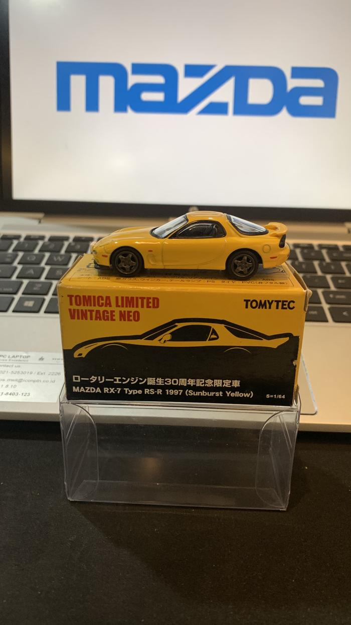 Tomica Limited Vintage NEO Mazda Efini RX-7 Type R Diecast Model