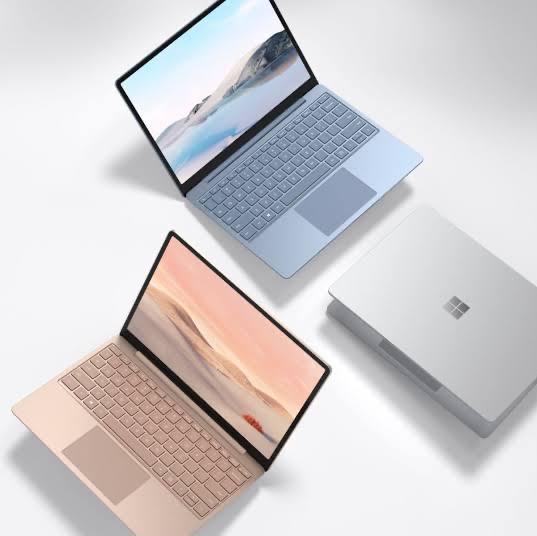 Surface Laptop Go 2 サンドストーン